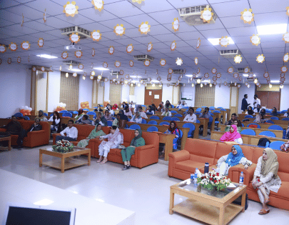 Dr Maryam speaking during DHUS event — photo 3
