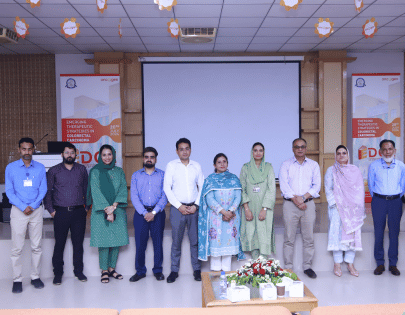 Dr Maryam speaking during DHUS event — photo 7