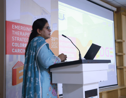 Dr Maryam speaking during DHUS event — photo 8