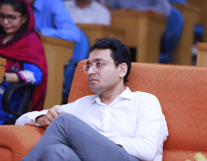 Dr Maryam speaking during DHUS event — photo 12