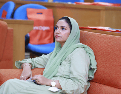 Dr Maryam speaking during DHUS event — photo 17